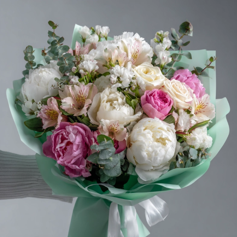 Букет с пионами &laquo;Облачное настроение&raquo;
