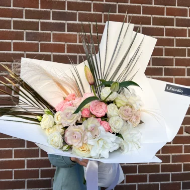 Сборный букет «Нежное облако роз»