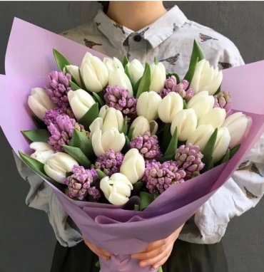 Букет из Тюльпанов и гиацинт «В подарок»