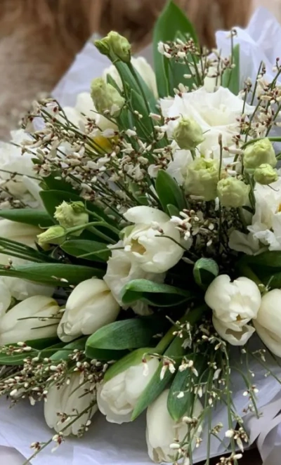 Букет из Тюльпана и эустом «Весенний»