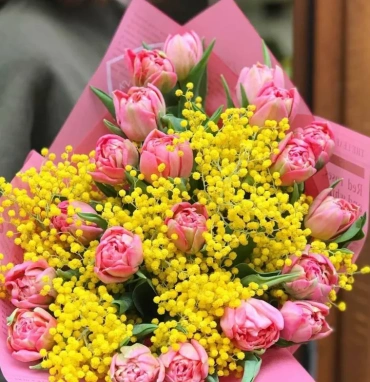 Букет из Тюльпанов и мимозы «Яркий»