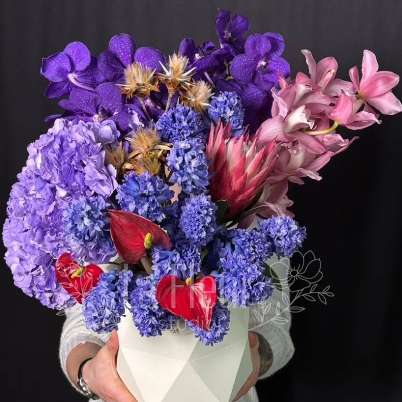 Цветочная композиция &laquo;Императрица&raquo;