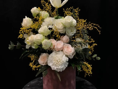 Цветочная композиция «Нежное сияние»