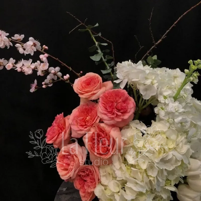 Цветочная композиция &laquo;Радужное сияние&raquo;