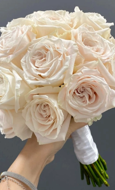 Свадебный букет из роз «Нежная любовь»