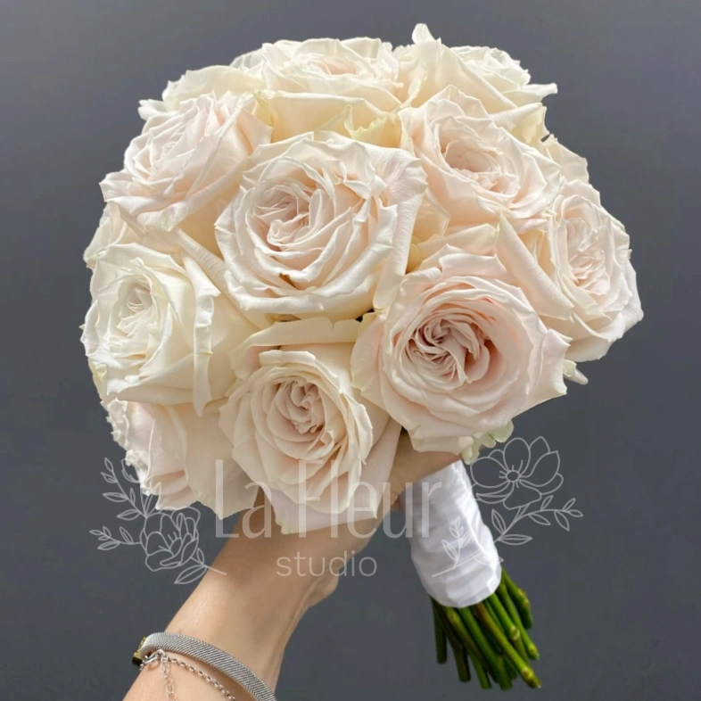 Свадебный букет из роз &laquo;Нежная любовь&raquo;