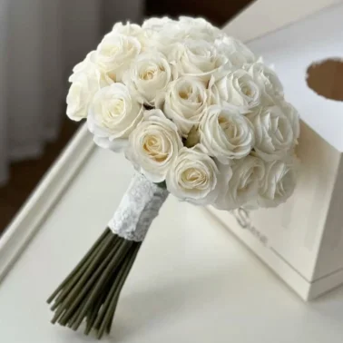 Свадебный букет из роз «Облако из роз»