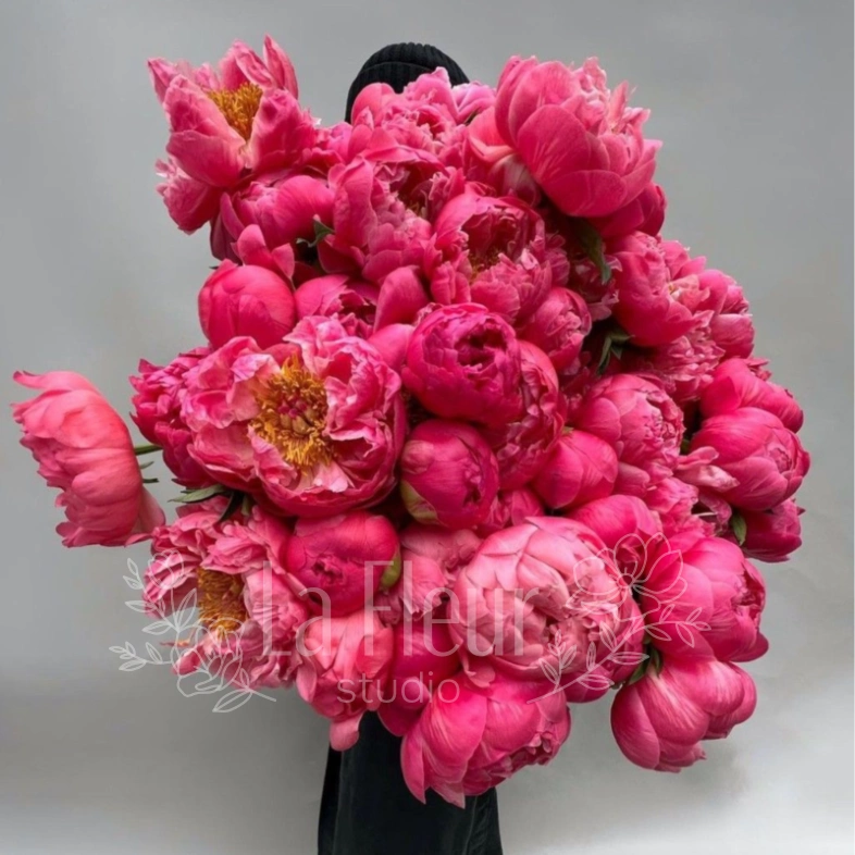 Букет из пионов &laquo;Сочные краски&raquo;