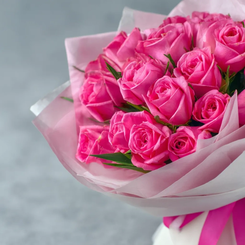 15 розовых кенийских роз